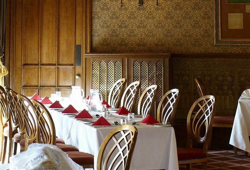 فندق Studley Castle