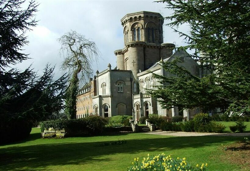 فندق Studley Castle