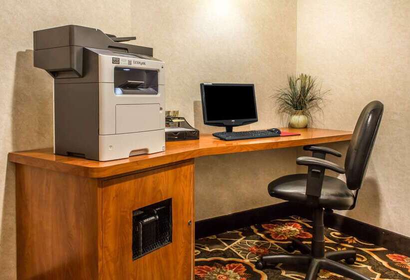 Clarion Hotel Philadelphia International Airport