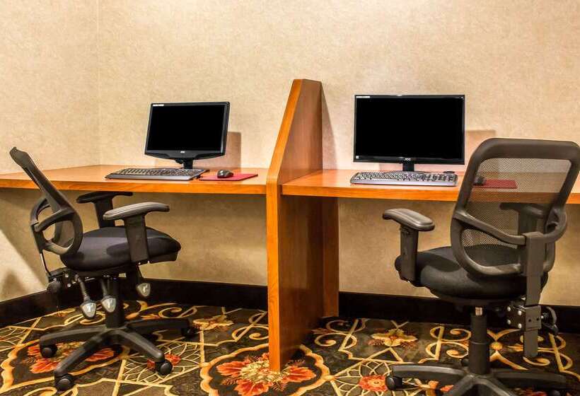 Clarion Hotel Philadelphia International Airport