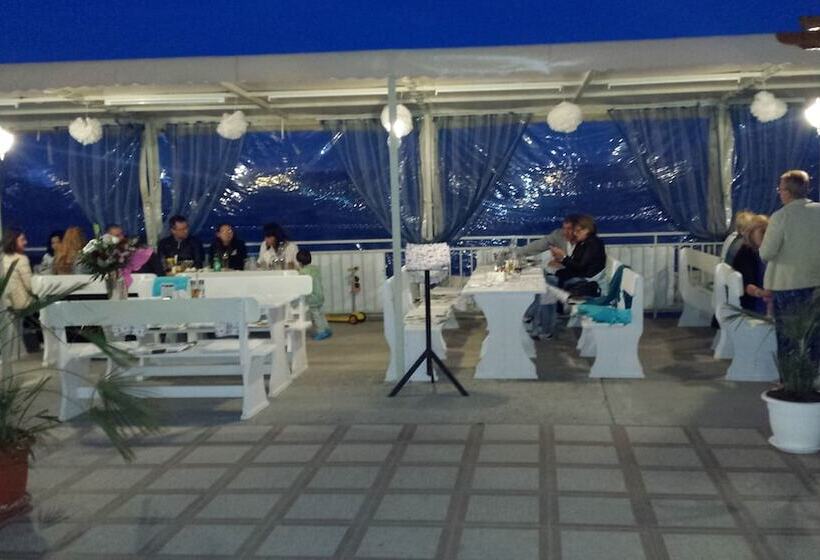 Family Hotel Evridika