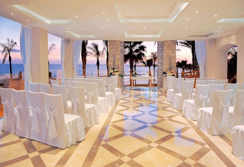 فندق Alexander The Great Beach