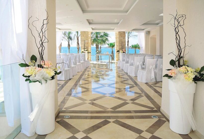 فندق Alexander The Great Beach