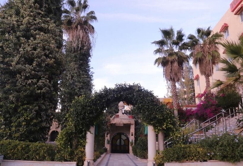 هتل Amra Palace International