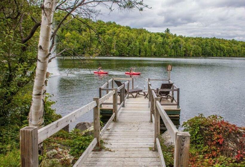 Отель Auberge Du Lac Morency