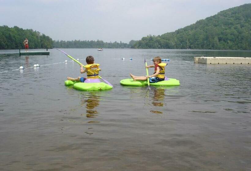 Отель Auberge Du Lac Morency
