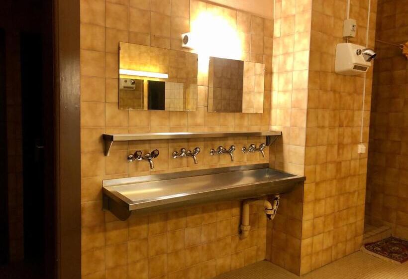 בית מלון כפרי Auberge Pour Tous