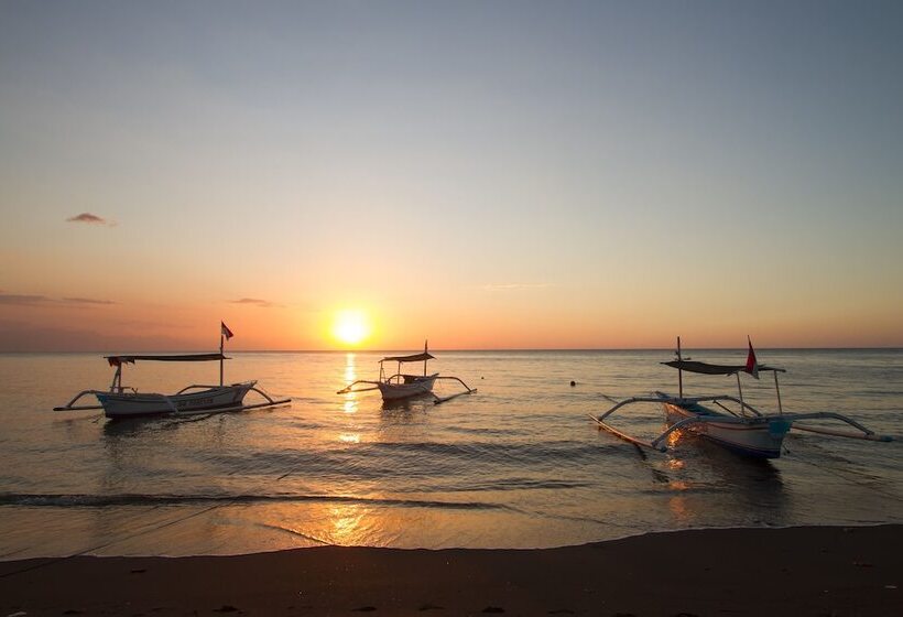 فندق Bali Taman Beach Resort & Spa Lovina