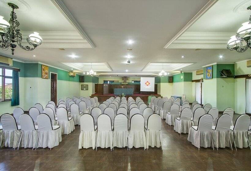 فندق Bali Taman Beach Resort & Spa Lovina