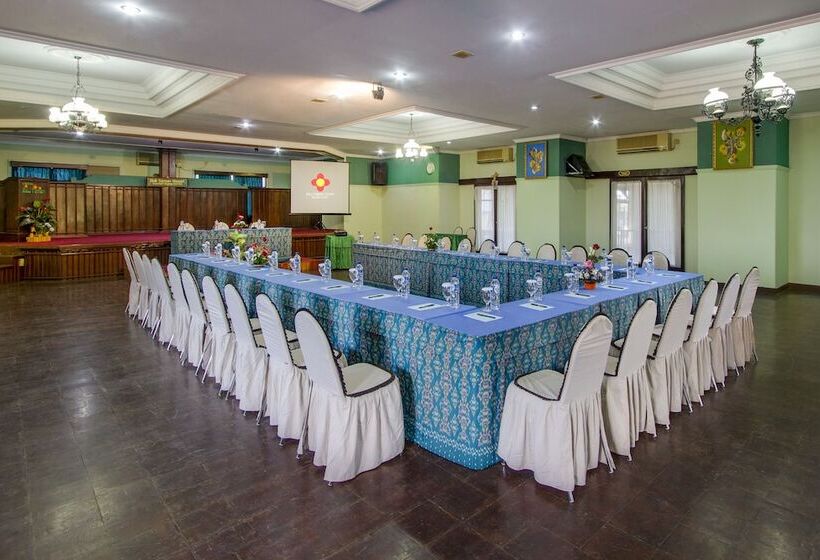 فندق Bali Taman Beach Resort & Spa Lovina