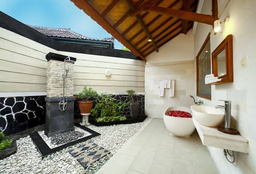 فندق Bali Taman Beach Resort & Spa Lovina