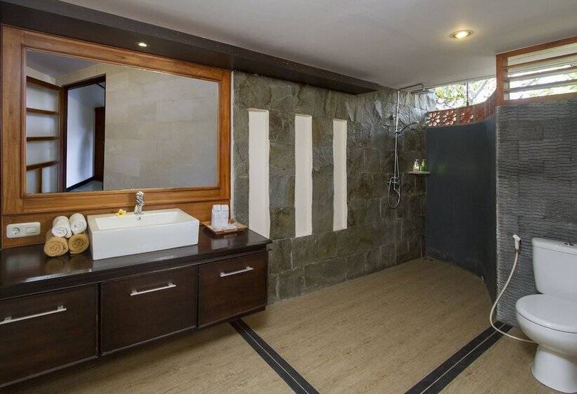 호텔 Bali Taman Beach Resort & Spa Lovina