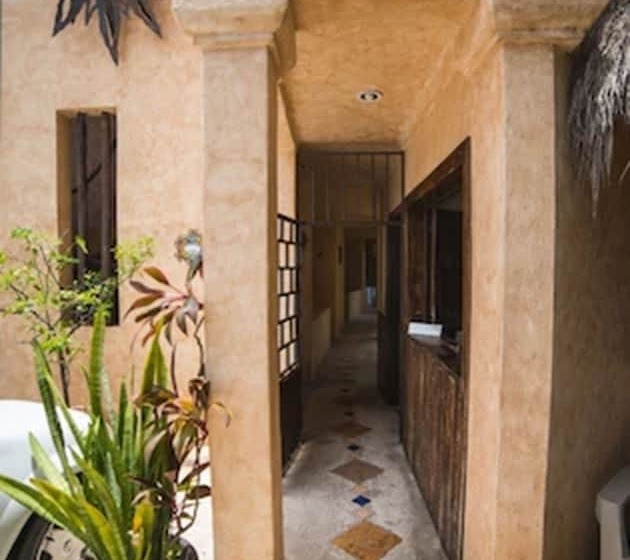 Barrio Latino Hotel Drop And Go By Bestoffer Stays