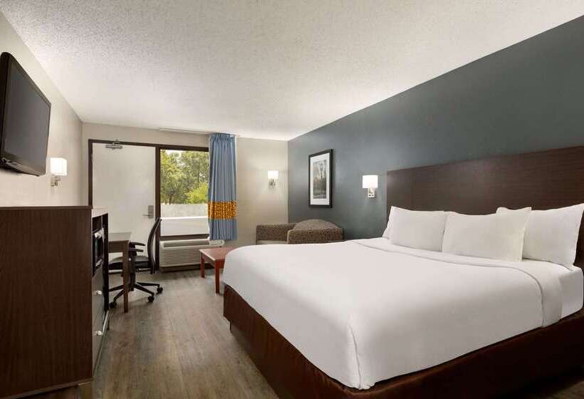 هتل Baymont By Wyndham Wilmington