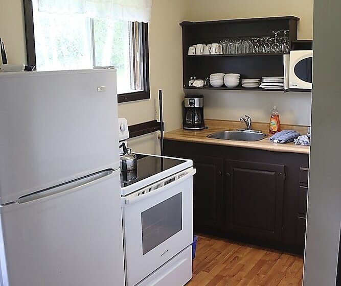 فندق Blue Water Acres