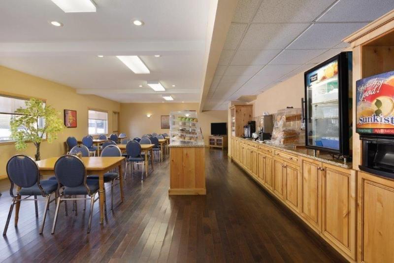 Отель Canmore Rocky Mountain Inn