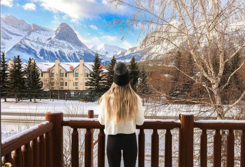 Отель Canmore Rocky Mountain Inn