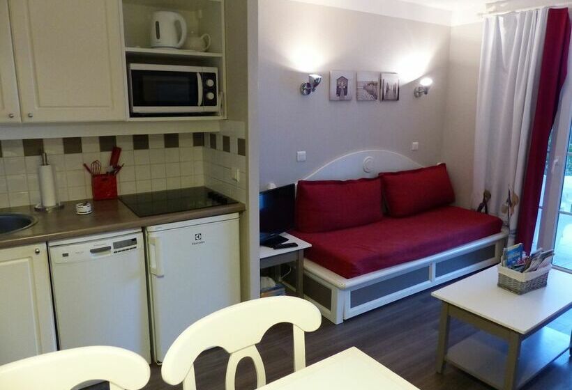 L  Eclose Cap Marine