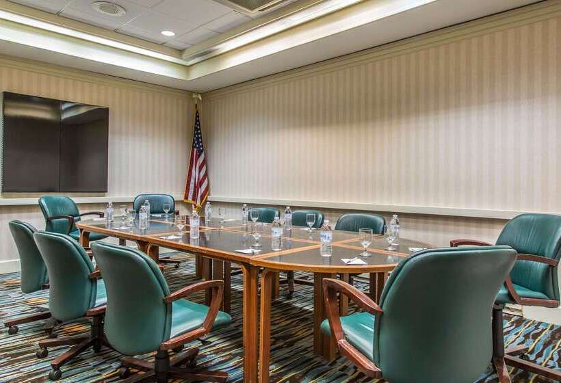 ホテル Clarion Inn New London  Mystic