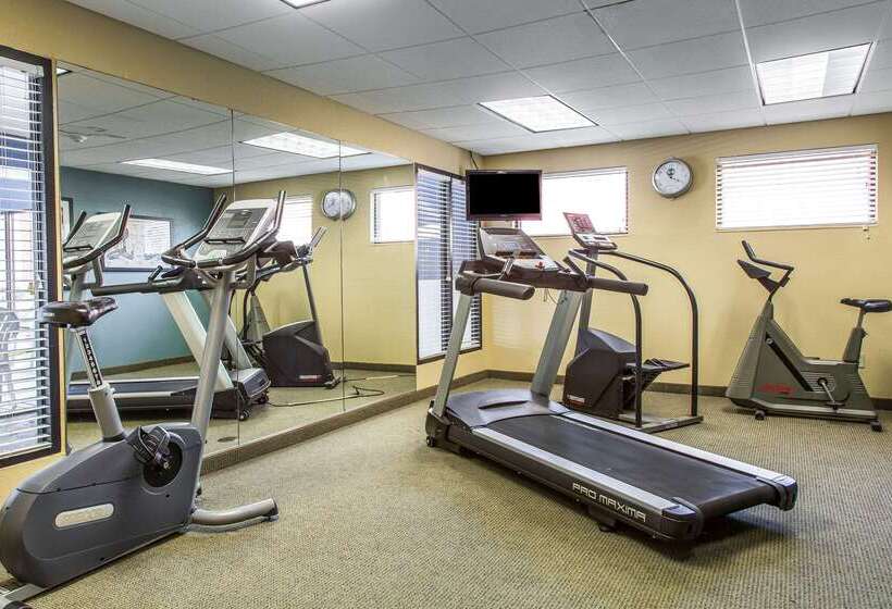 ホテル Clarion Inn New London  Mystic