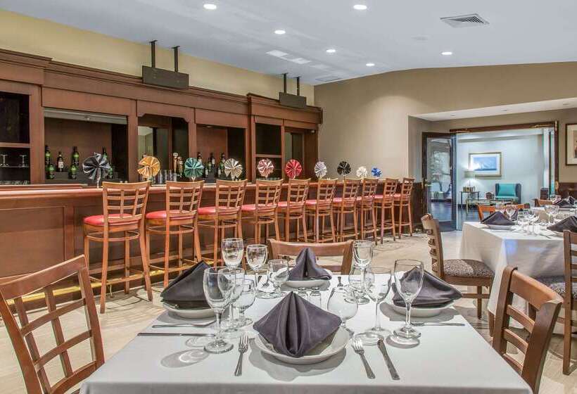 ホテル Clarion Inn New London  Mystic