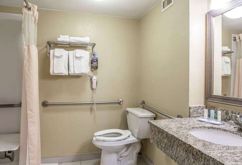 ホテル Clarion Inn New London  Mystic