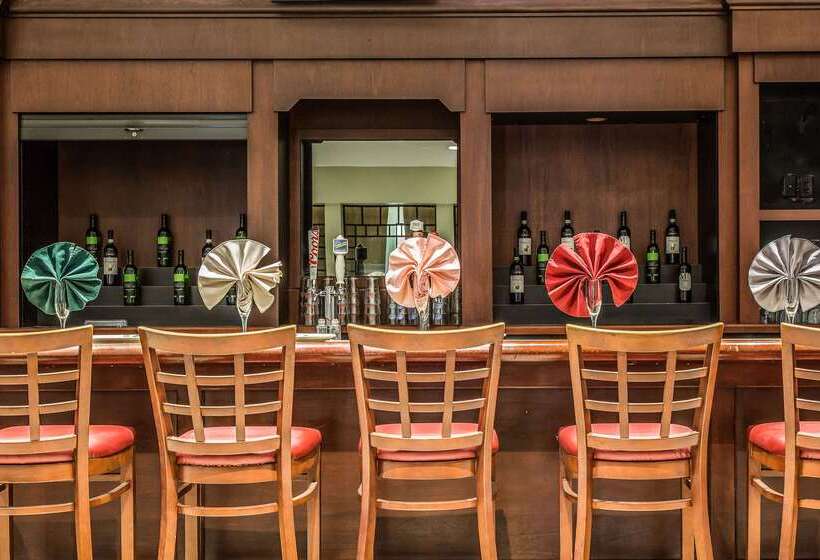 ホテル Clarion Inn New London  Mystic