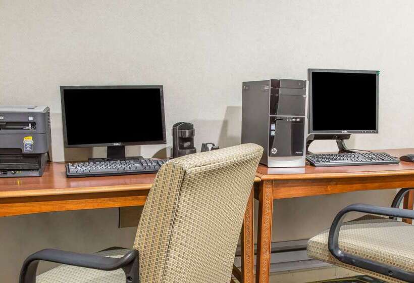 ホテル Clarion Inn New London  Mystic