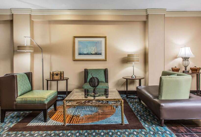 ホテル Clarion Inn New London  Mystic