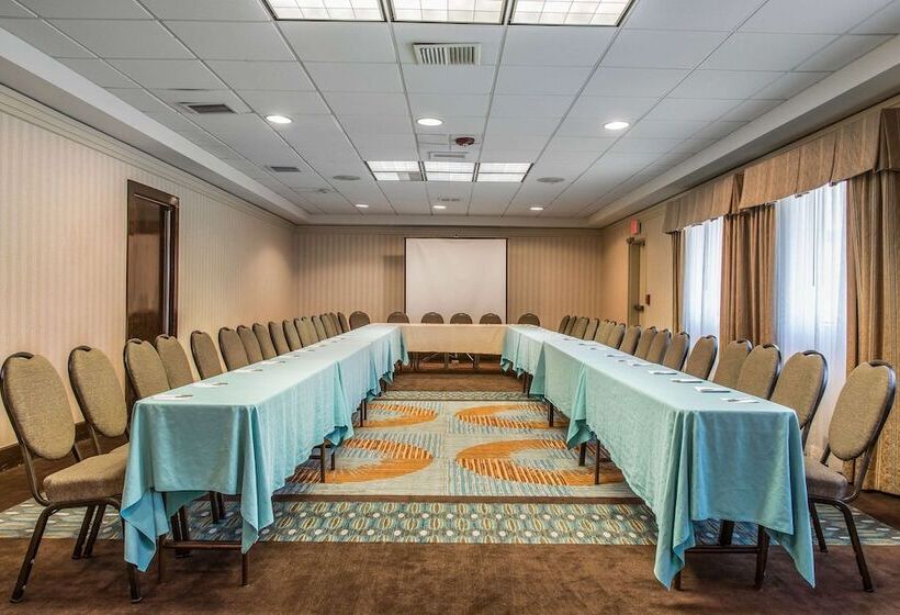 ホテル Clarion Inn New London  Mystic