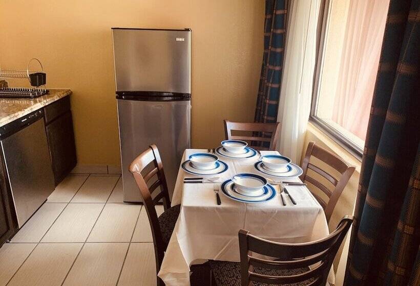 ホテル Clarion Inn New London  Mystic