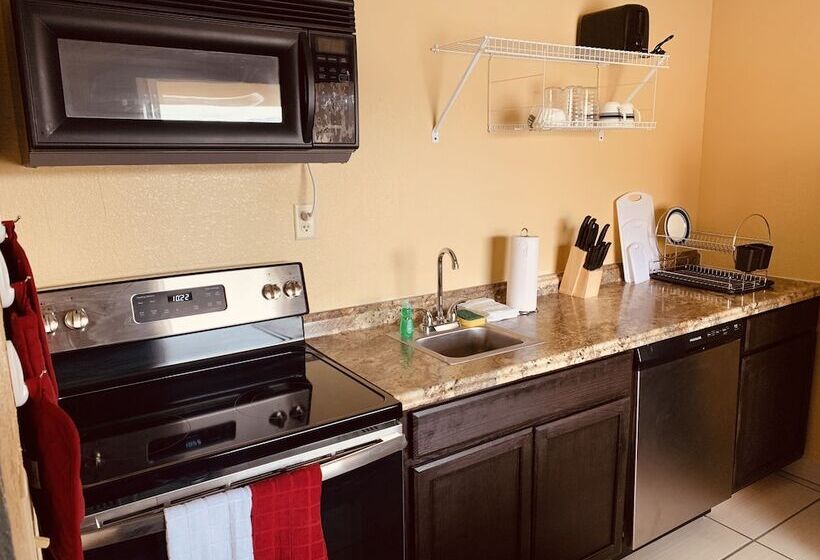 ホテル Clarion Inn New London  Mystic