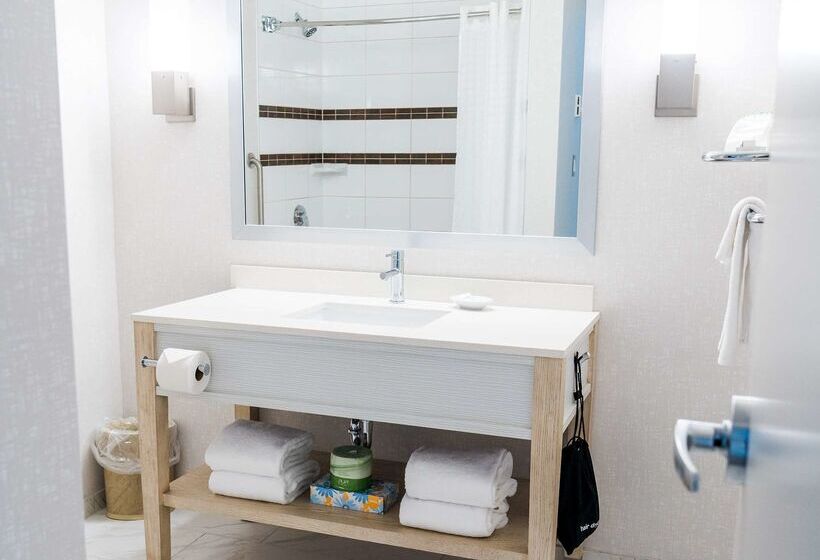 Coast Hotel & Convention Centre