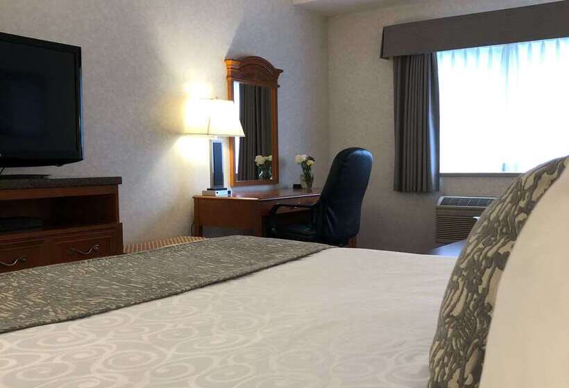 Coast Abbotsford Hotel & Suites