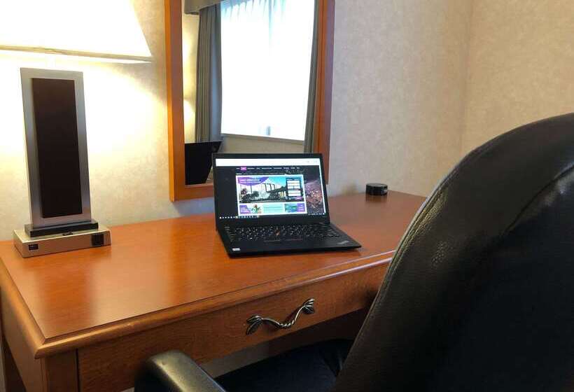 Coast Abbotsford Hotel & Suites