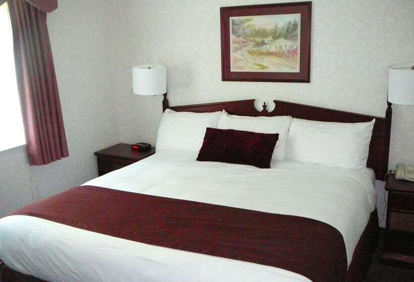 Coast Abbotsford Hotel & Suites