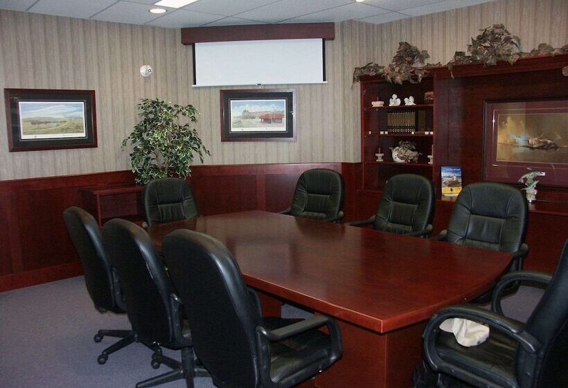 Coast Abbotsford Hotel & Suites