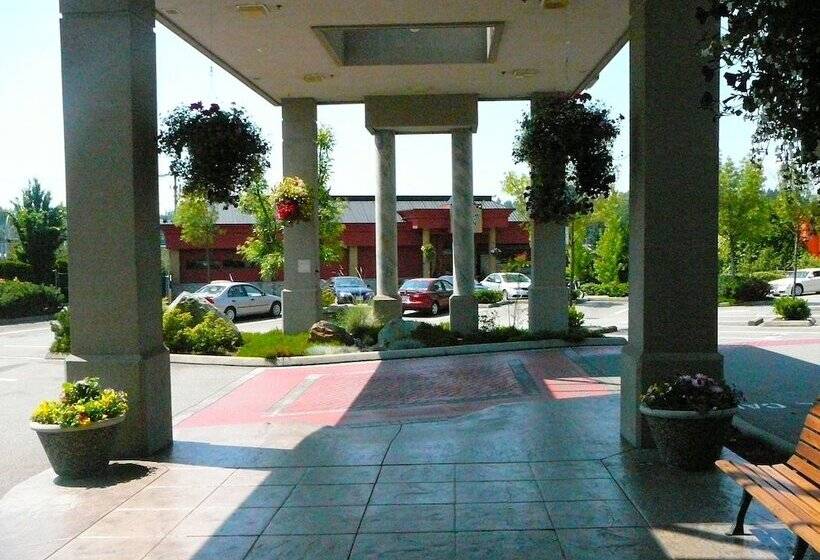 Coast Abbotsford Hotel & Suites