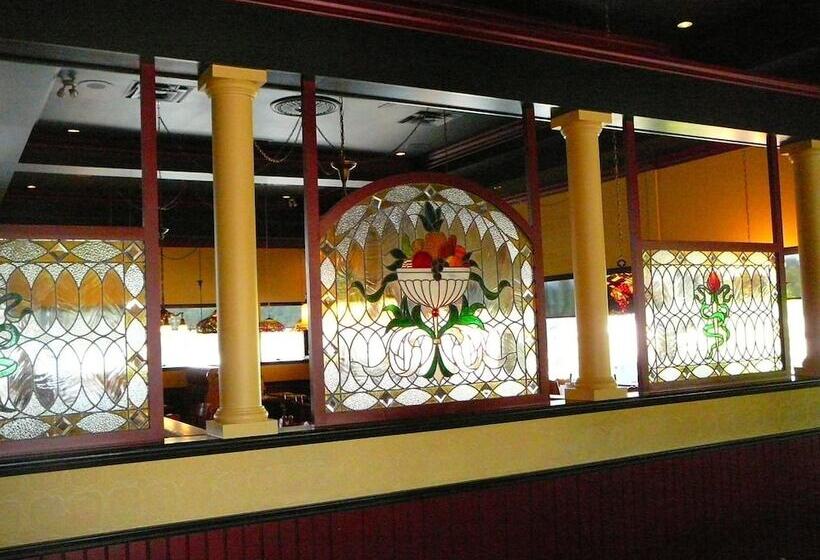 Coast Abbotsford Hotel & Suites