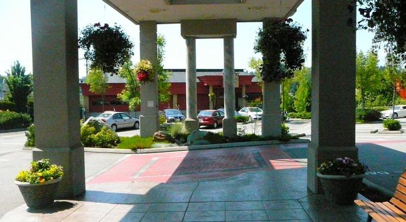 Coast Abbotsford Hotel & Suites