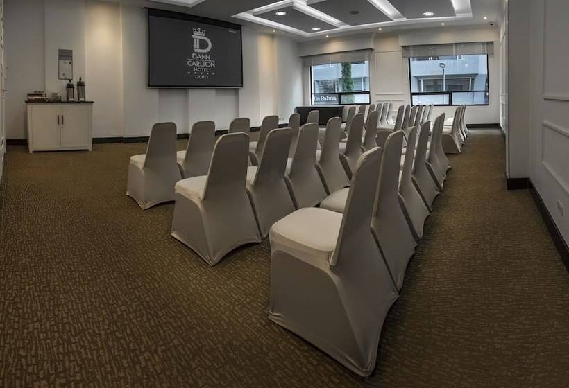 ホテル Dann Carlton Quito