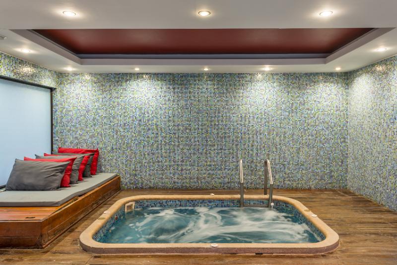 هتل Dann Carlton Quito