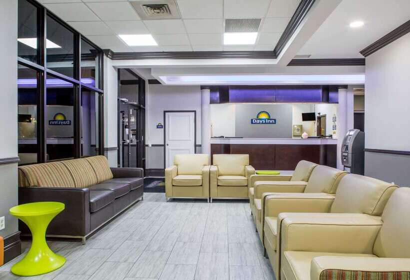 호텔 Days Inn & Suites By Wyndham Orlando Airport