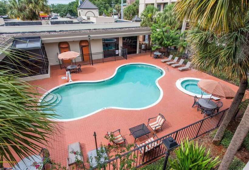 호텔 Days Inn & Suites By Wyndham Orlando Airport