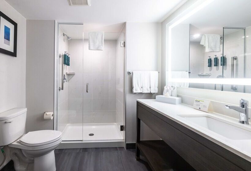 בית מלון כפרי Doubletree By Hilton Calgary North
