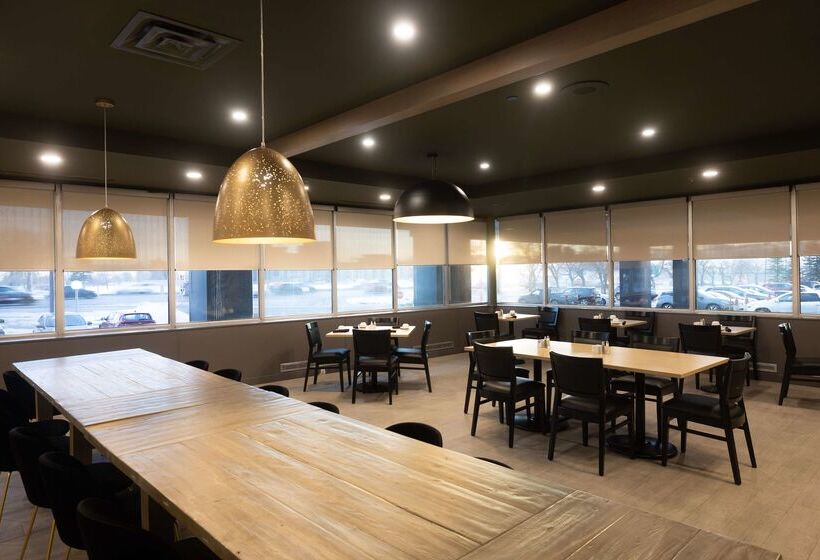 בית מלון כפרי Doubletree By Hilton Calgary North