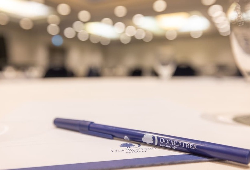 בית מלון כפרי Doubletree By Hilton Calgary North