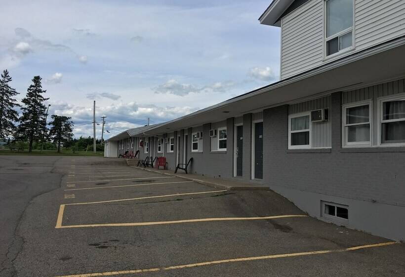 فندق Fairway Inn