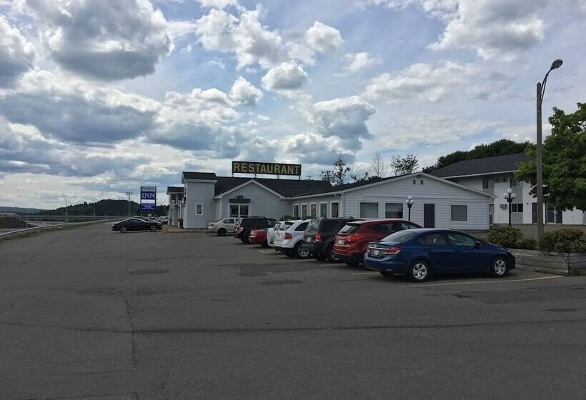 فندق Fairway Inn