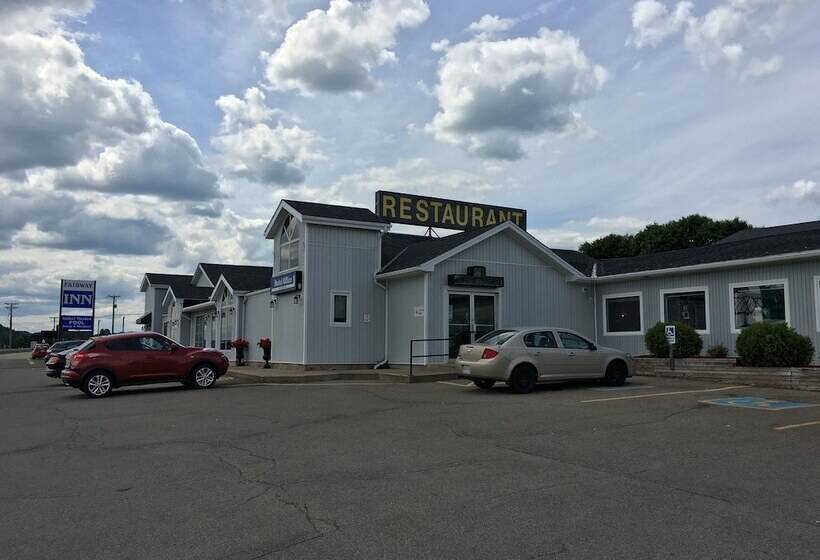 فندق Fairway Inn